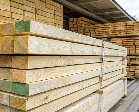 Вес 1 куба и 1 штуки обрезной доски: справочник массы для сухой древесины и естественной влажности